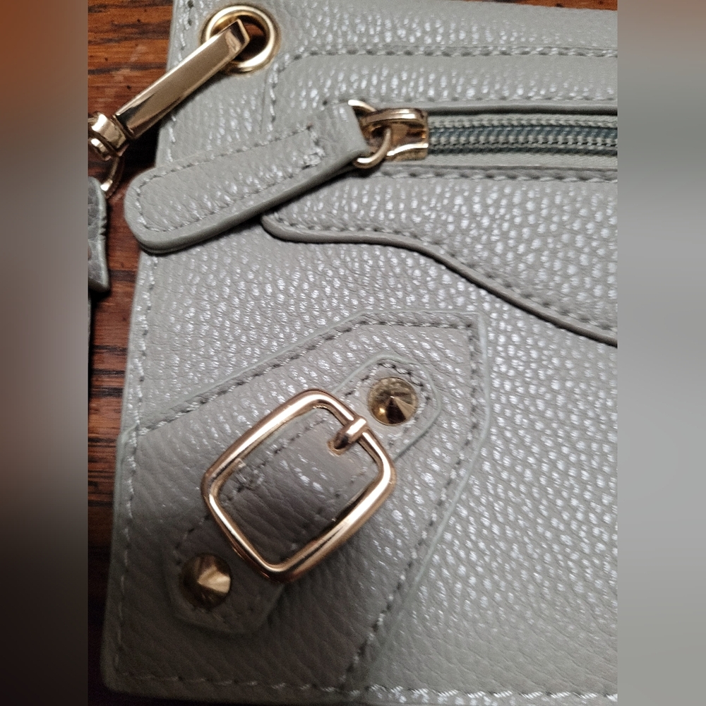 BCBG WRISTLET NWOT - Picture 4 of 5